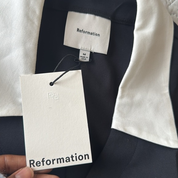 NWT REFORMATION Pia black top white collar long sleeve cropped size medium. - Picture 9 of 12